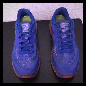 Woman’s Air Max Size 12